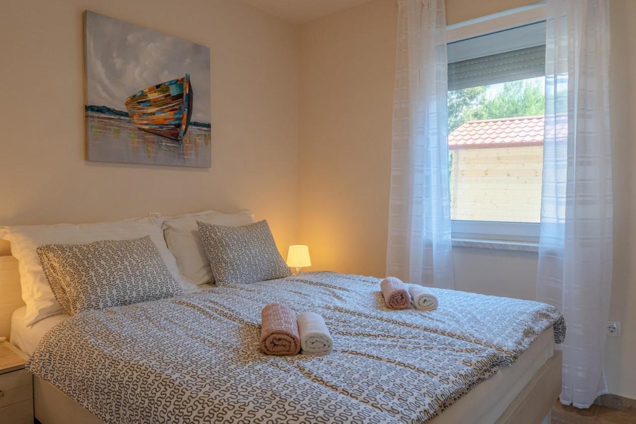 Apartments Sum Mora Vir Exterior foto